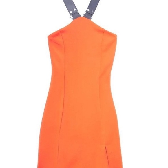 Cross back strap bodycon dress - Picture 3 of 8